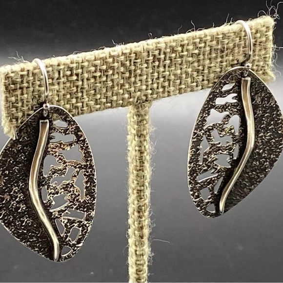 Silpada Leaf Sterling Silver Satin and Oxidized Earrings W1979 - Picture 7 of 13